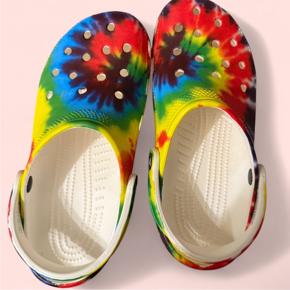 CROCS Vibrant Tie-Dye Water Shoes